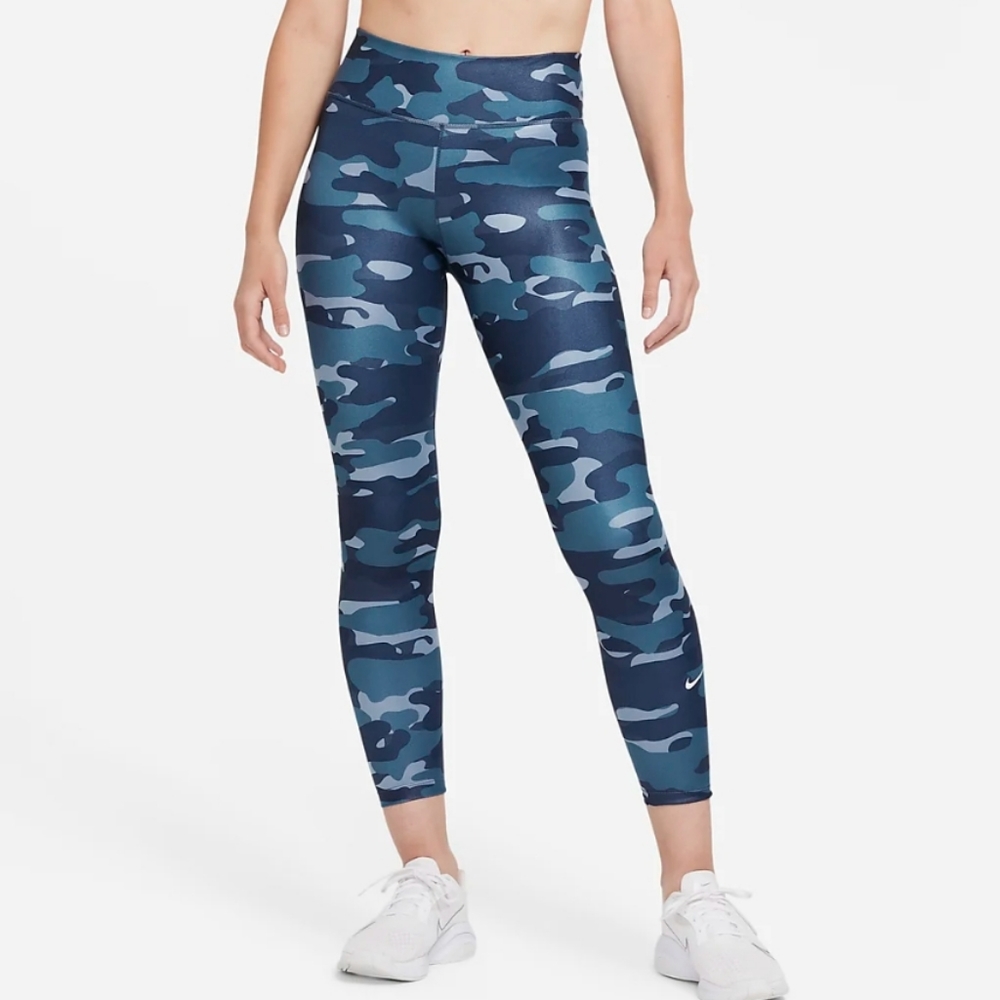 NWT Women’s Nike One Tight Fit Dri-Fit Blue Camo Leggings